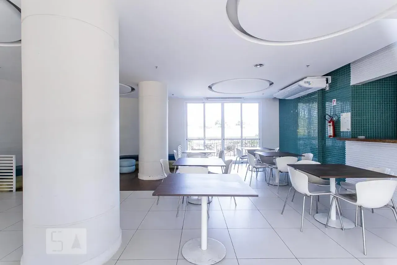 Furnished 3-bedroom apartment with 2 bathrooms — photo 22