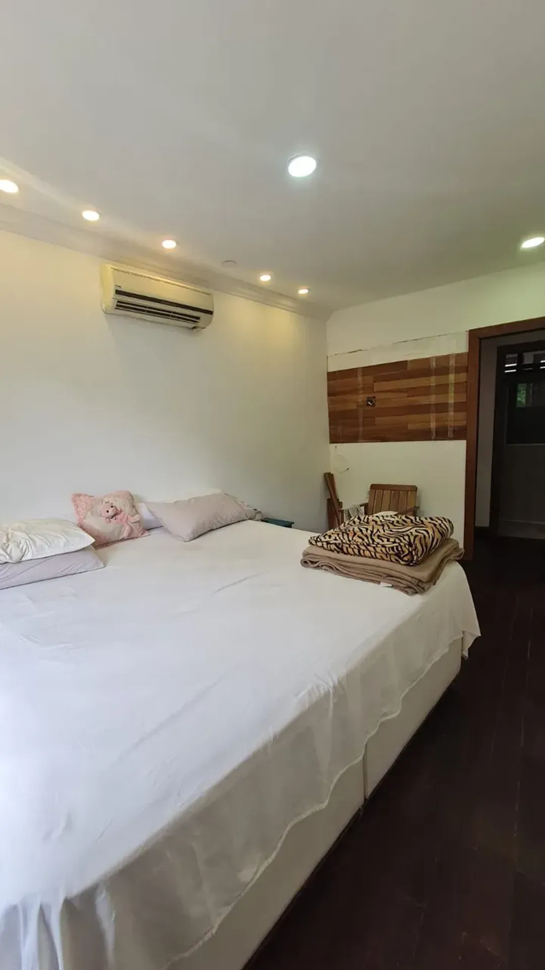 Furnished house 450 m² with 4 bedrooms and 4 bathrooms — photo 34