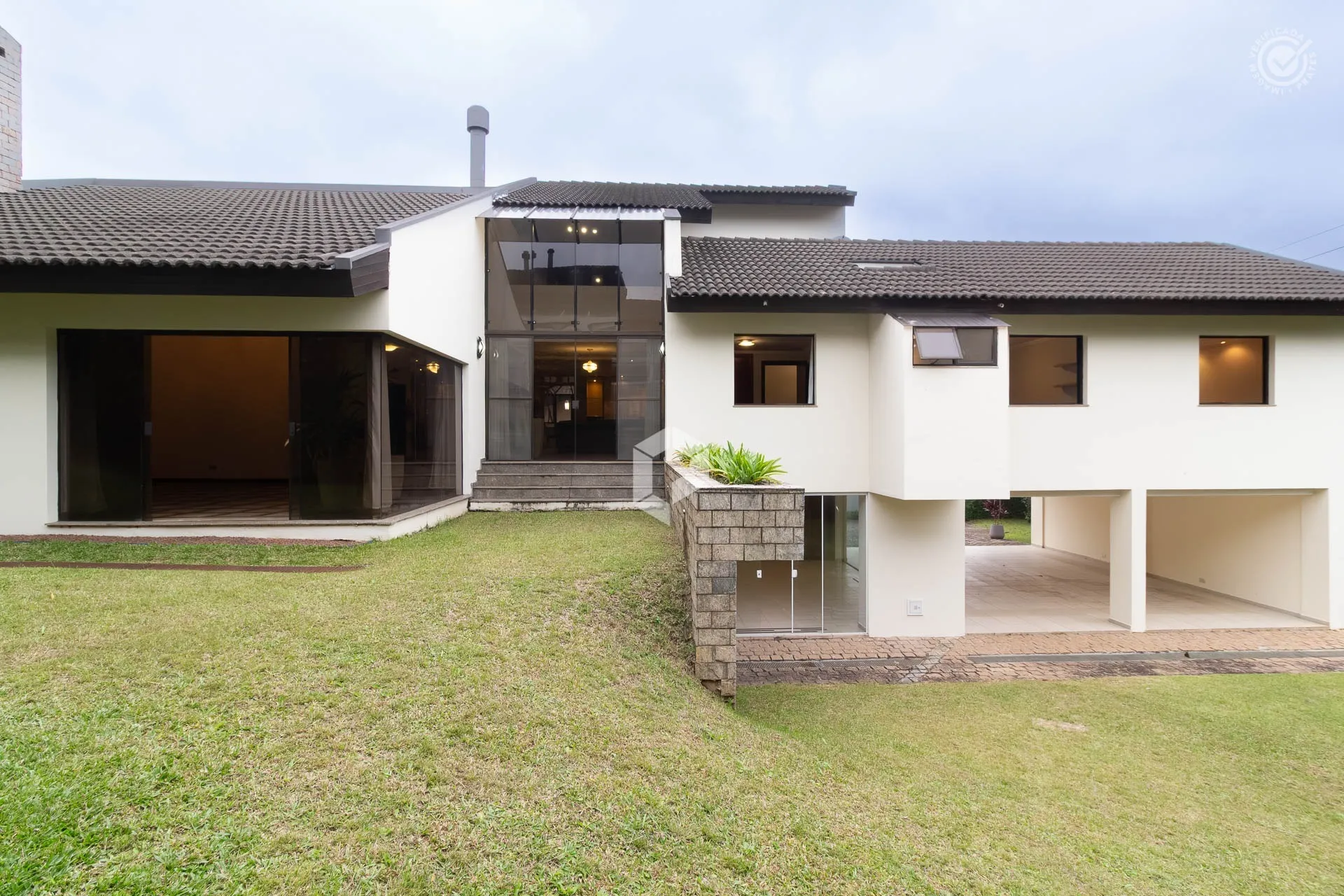 Furnished house with 3 bedrooms and a gas kitchen — photo 32