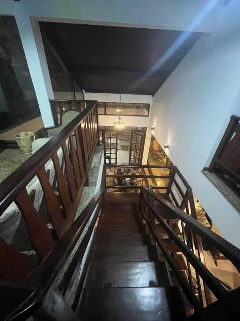 Balcony with a grill in a 4-bedroom house, 420 m² — photo 25