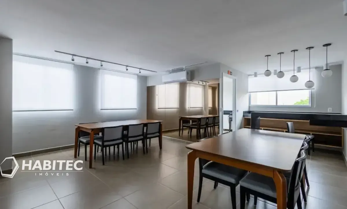Furnished 2-bedroom apartment with a balcony — photo 41