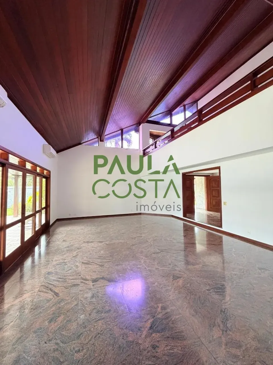 Casa sem mobília com 5 quartos, 5 banheiros e 638 m² — photo 3