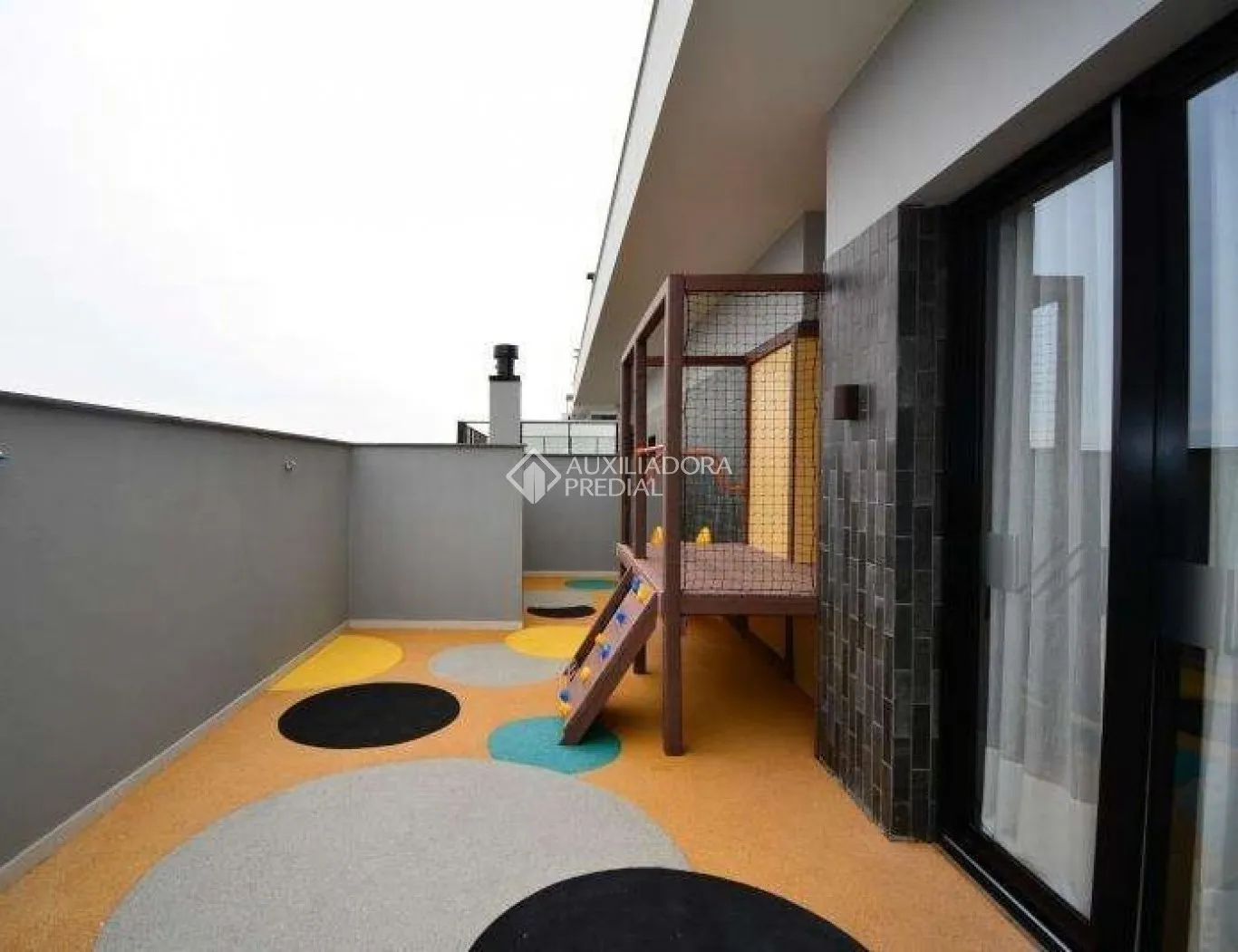 2-bedroom apartment in a building with a gym — photo 35