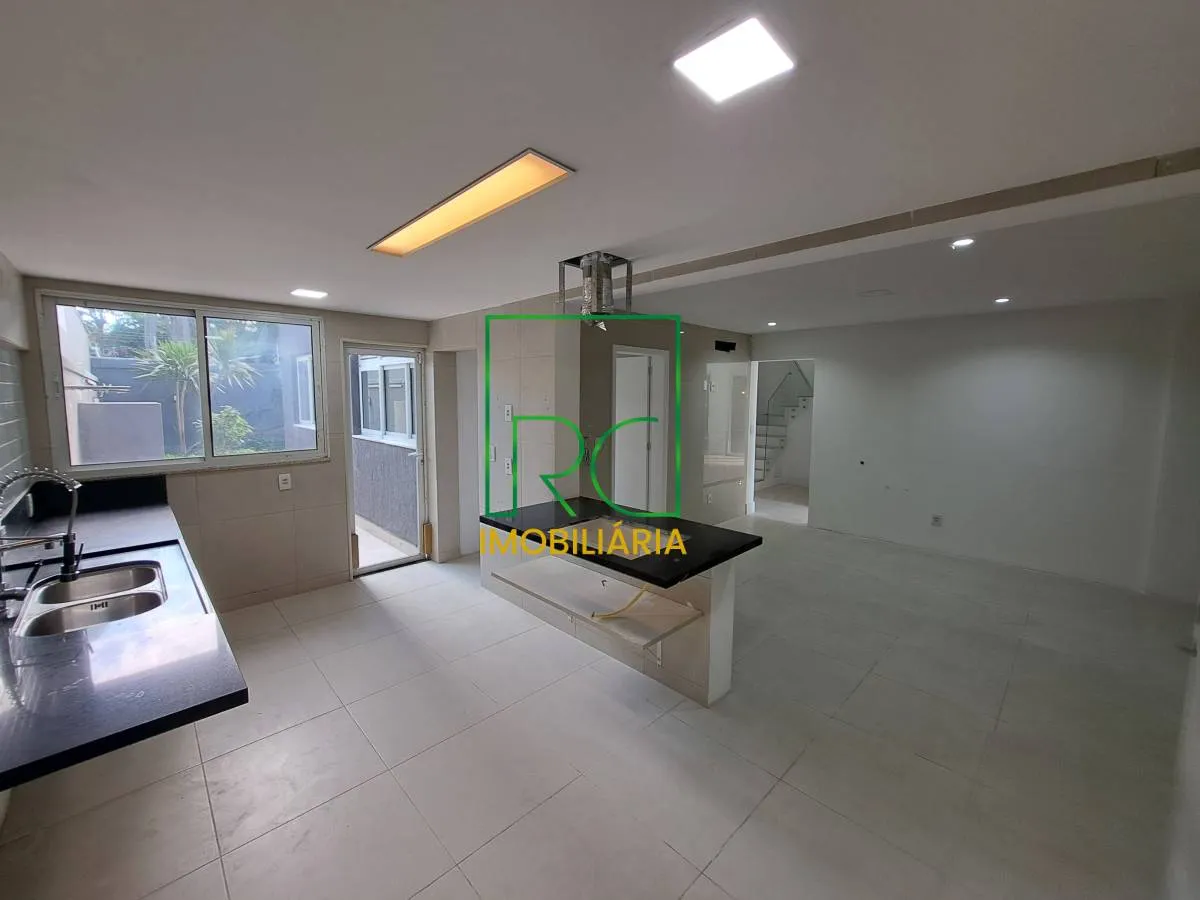 Condominium house with 6 en-suite bedrooms and garden — photo 31