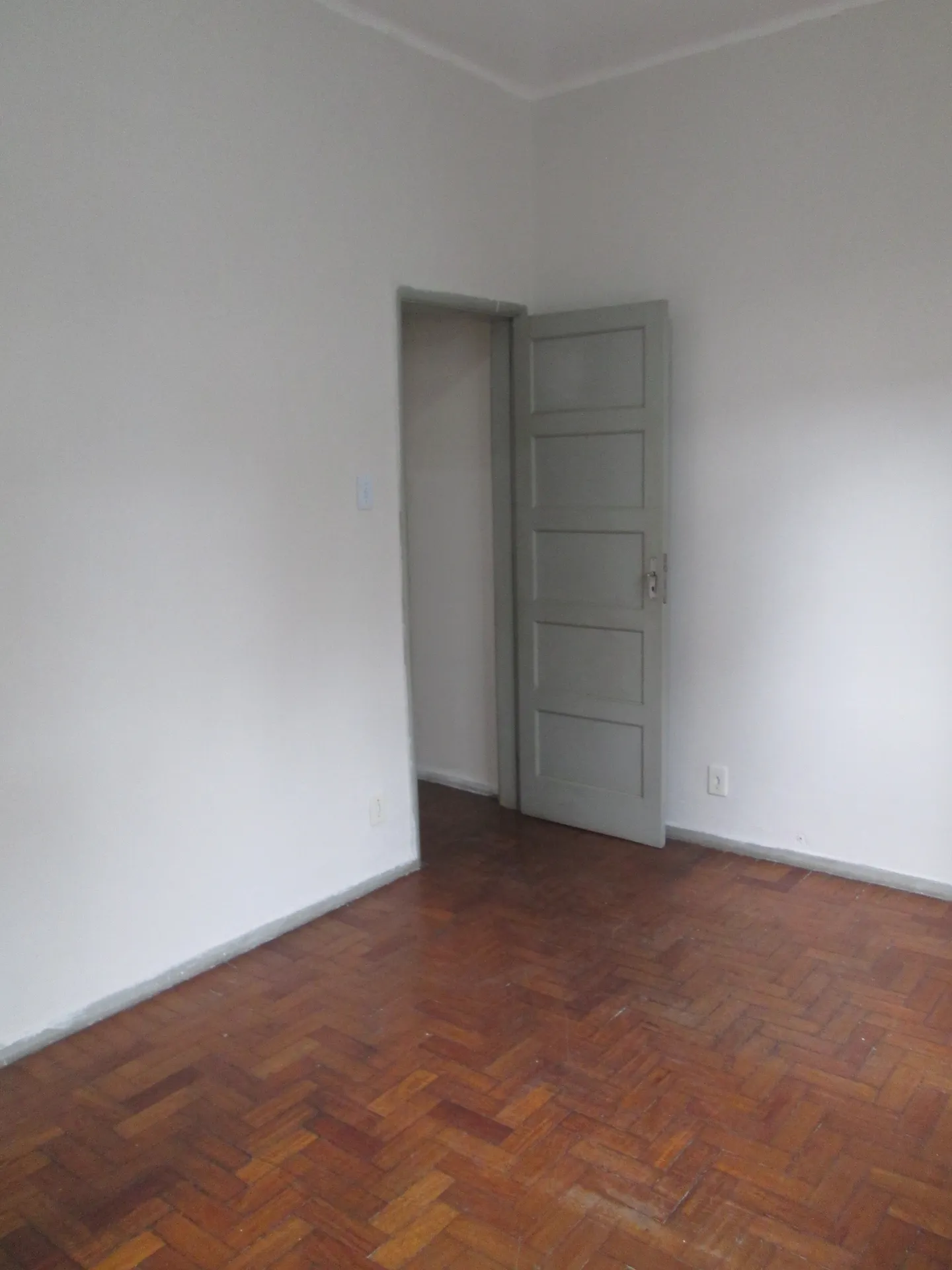 Apartment, 74 m², with wood or laminate floors — photo 14