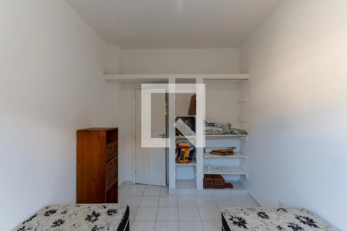 2-bedroom apartment with a mountain view — photo 9