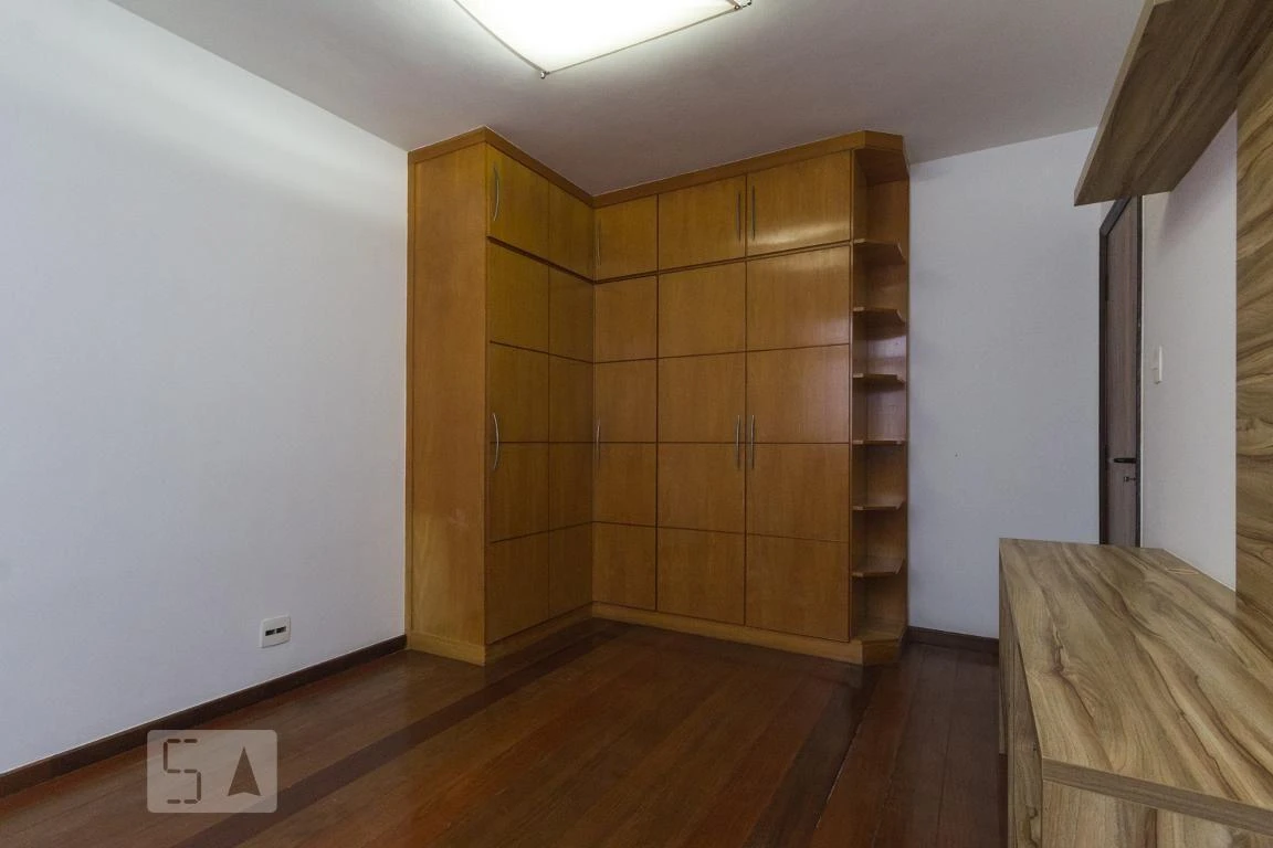 195 m² rental apartment with 3 bedrooms and 2 parking spaces — photo 10