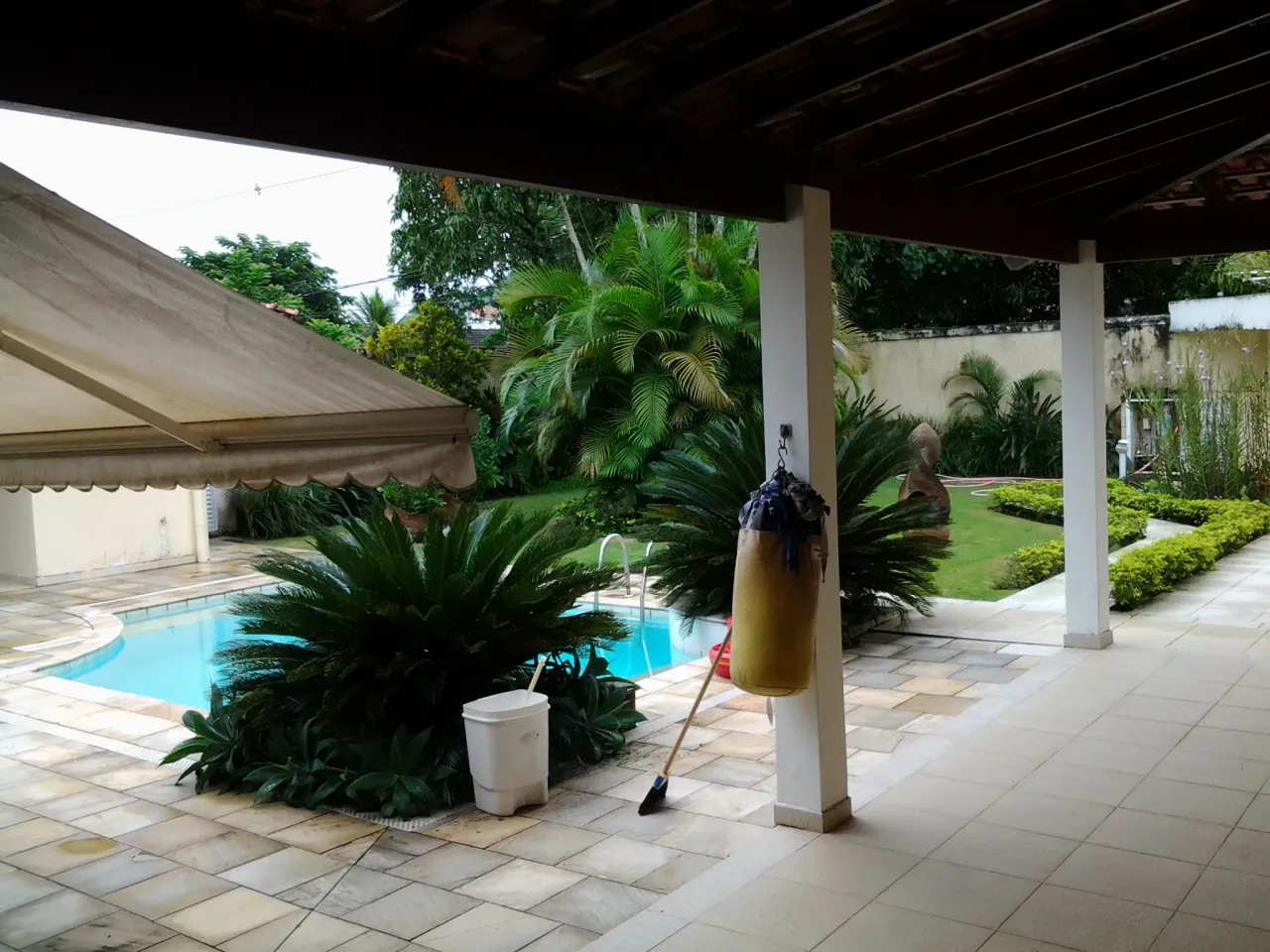 Casa com 4 quartos e 5 banheiros com fogão a gás — photo 19