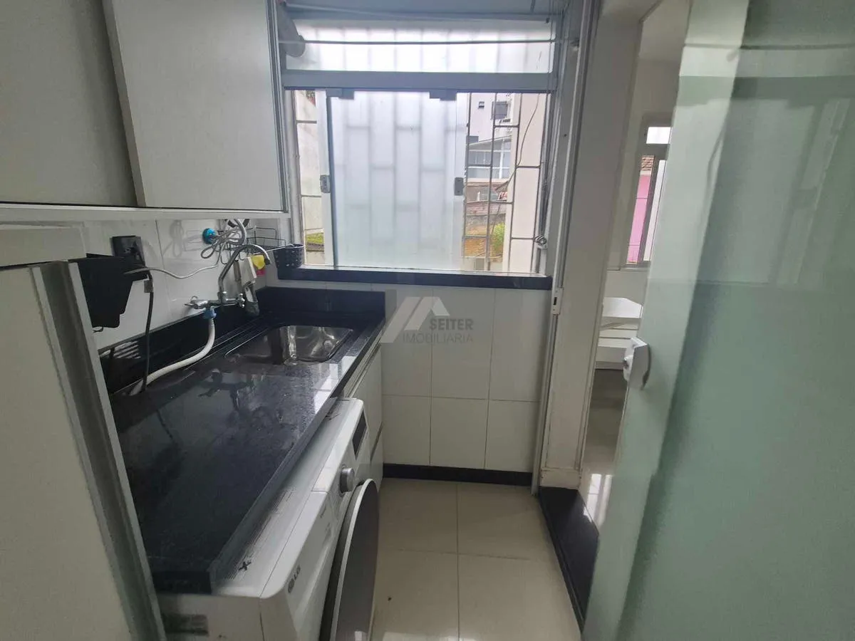3-bedroom apartment with a glass-enclosed balcony — photo 42