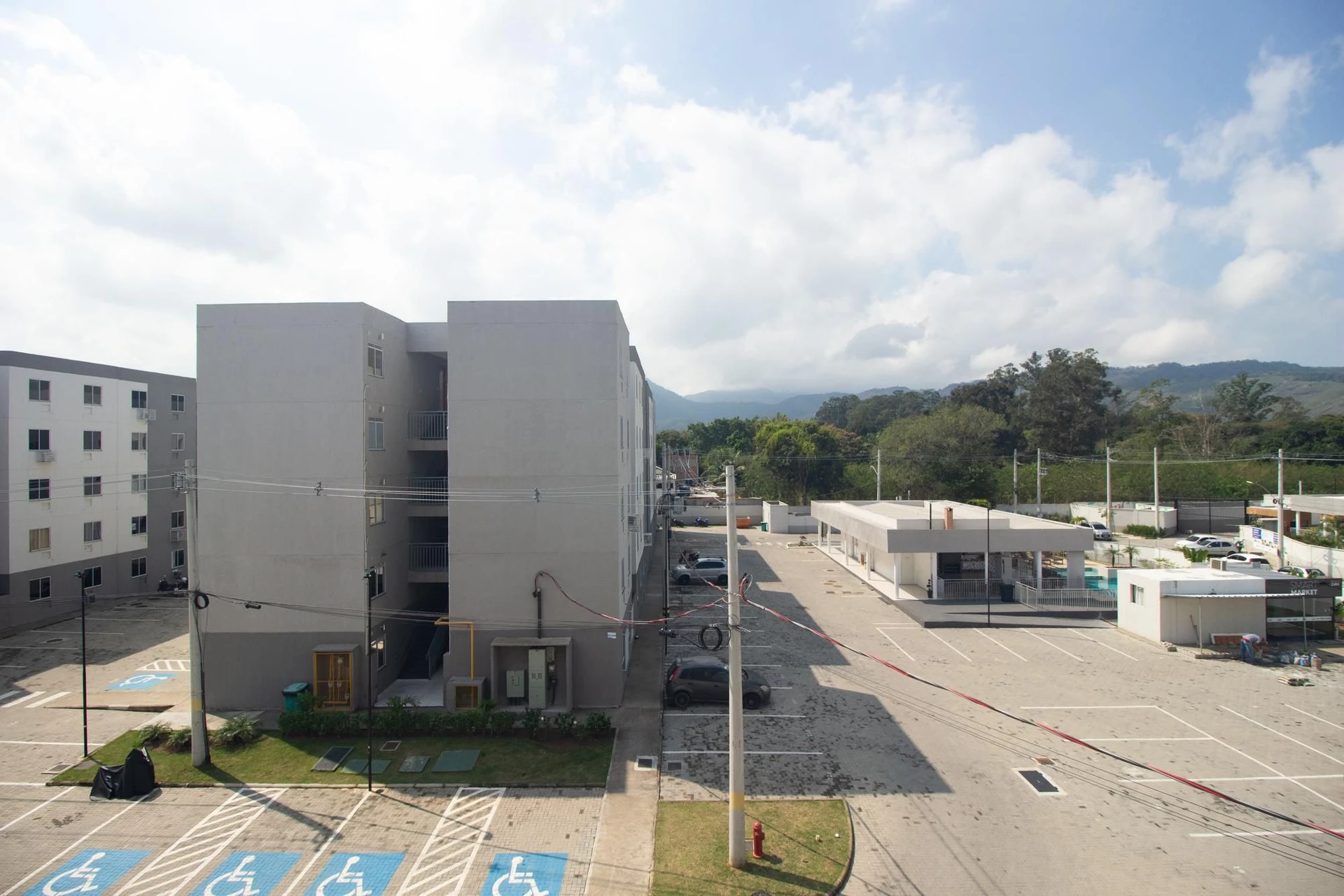 2-bedroom apartment with balcony and shared pool — photo 30