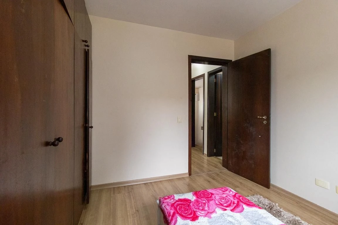 3-bedroom house with a bathtub in Curitiba — photo 24