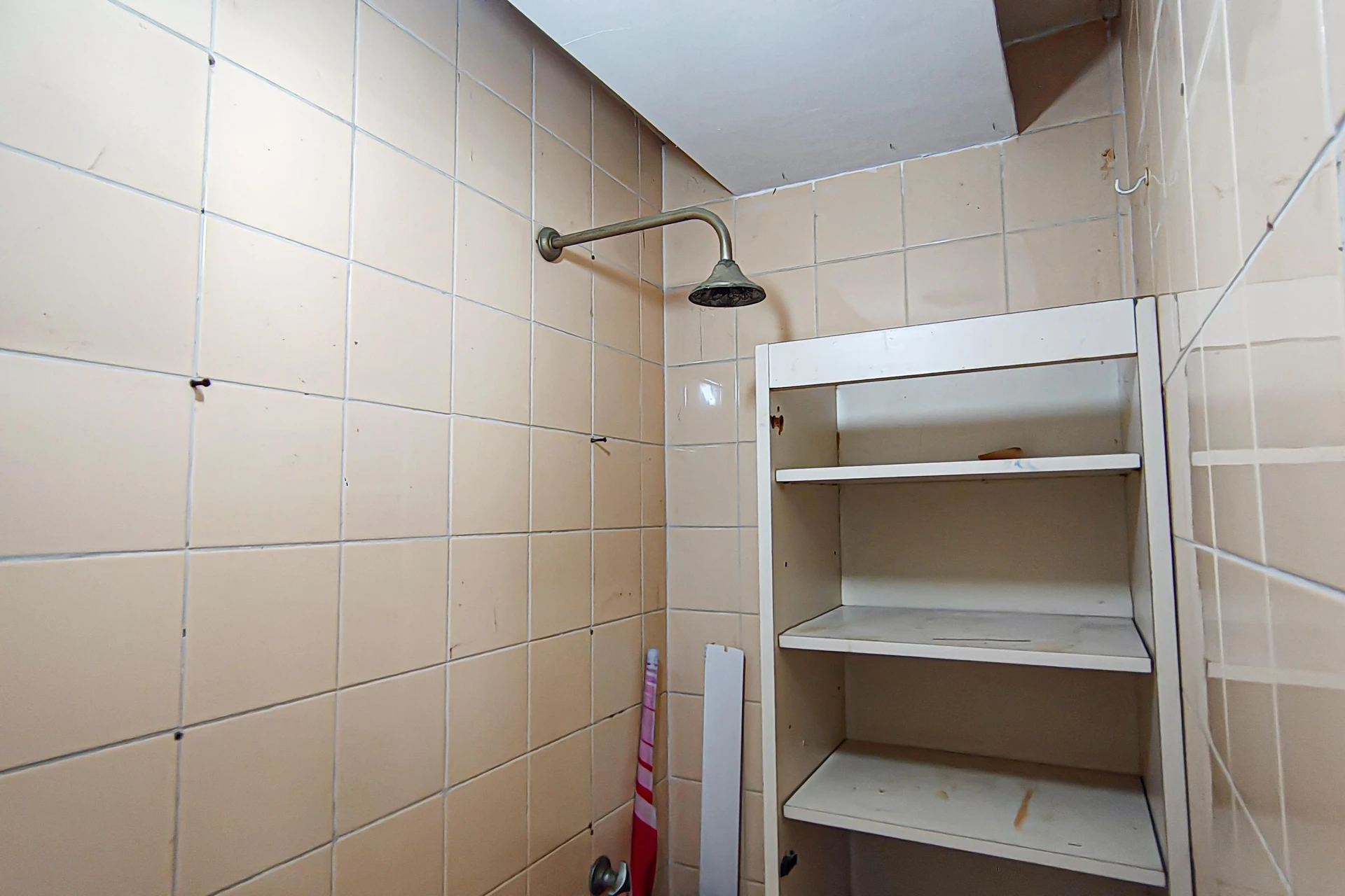 3-bedroom apartment in a building with a gym — photo 43