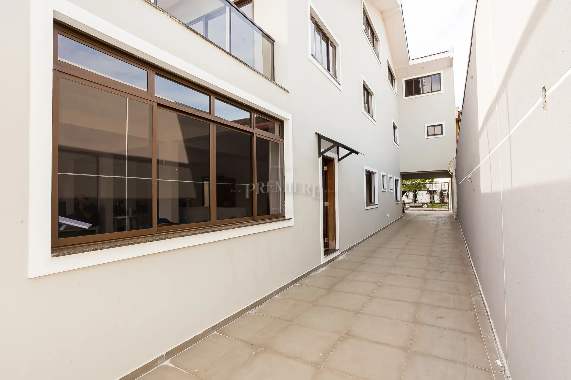 House with 4 en-suite bedrooms and 510 m², 5 parking — photo 10