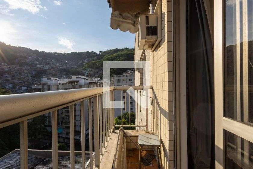 Duplex penthouse with 320 m², 1 bedroom and balcony — photo 17
