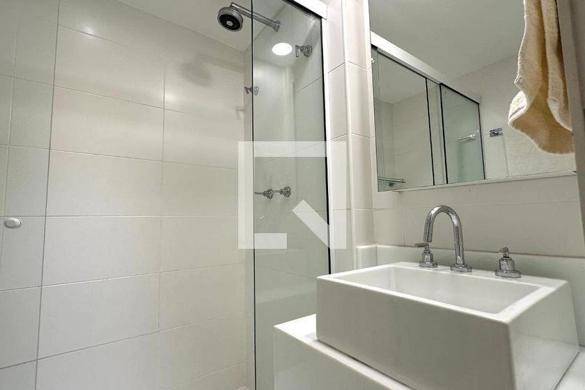 Apartamento mobiliado de 2 quartos em condomínio com piscina — photo 2