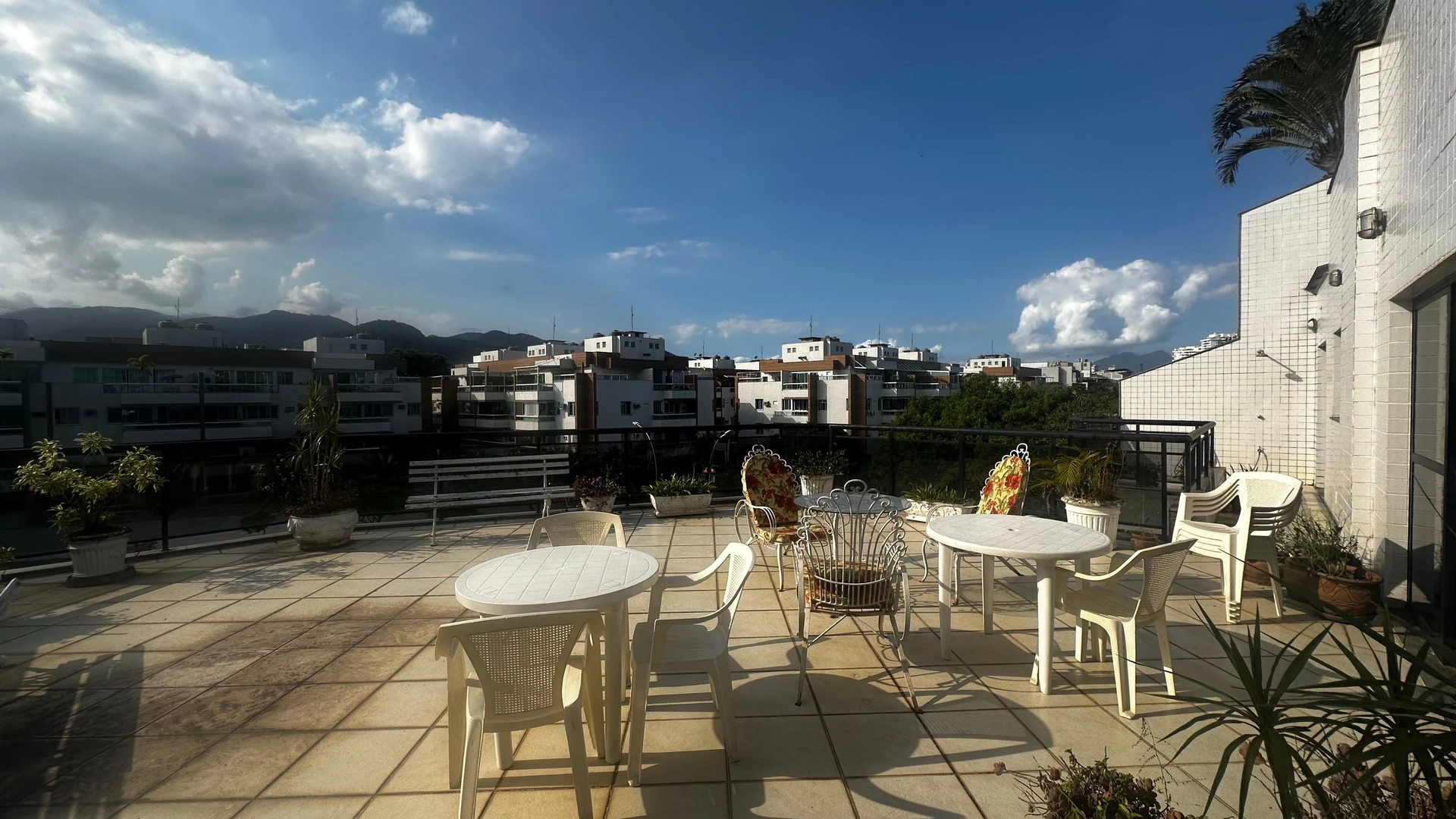 Furnished apartment with 2 bedrooms and a balcony — photo 11
