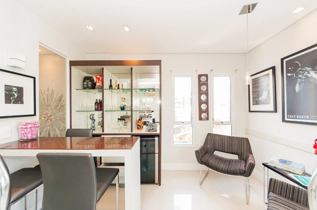 4-bedroom house with 4 parking spaces and open-plan kitchen — photo 10