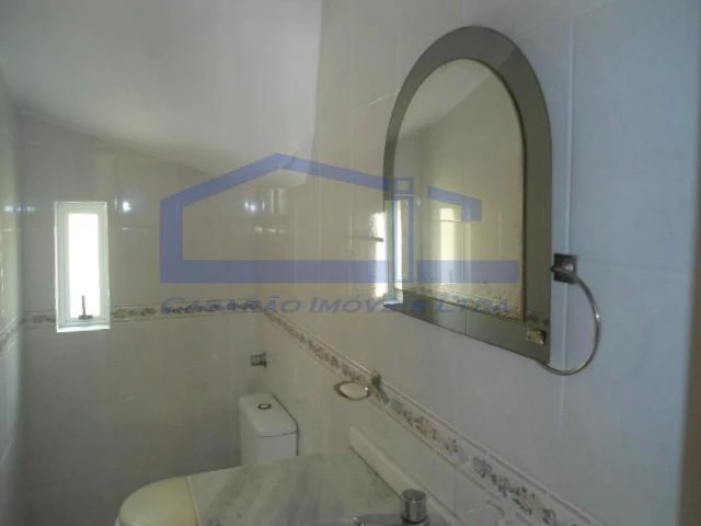 Balcony with a grill in a 3-bedroom apartment, 160 m² — photo 20