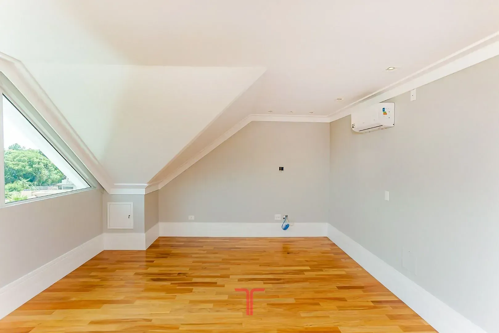 Дом 550 м² с 5 спальнями и приватным садом — photo 156