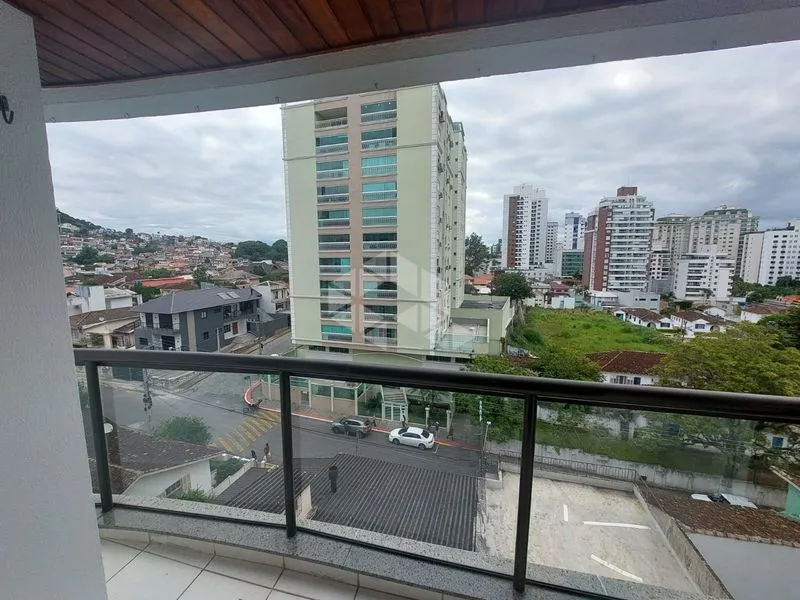 Apartamento de 3 quartos em condomínio com piscina — photo 19
