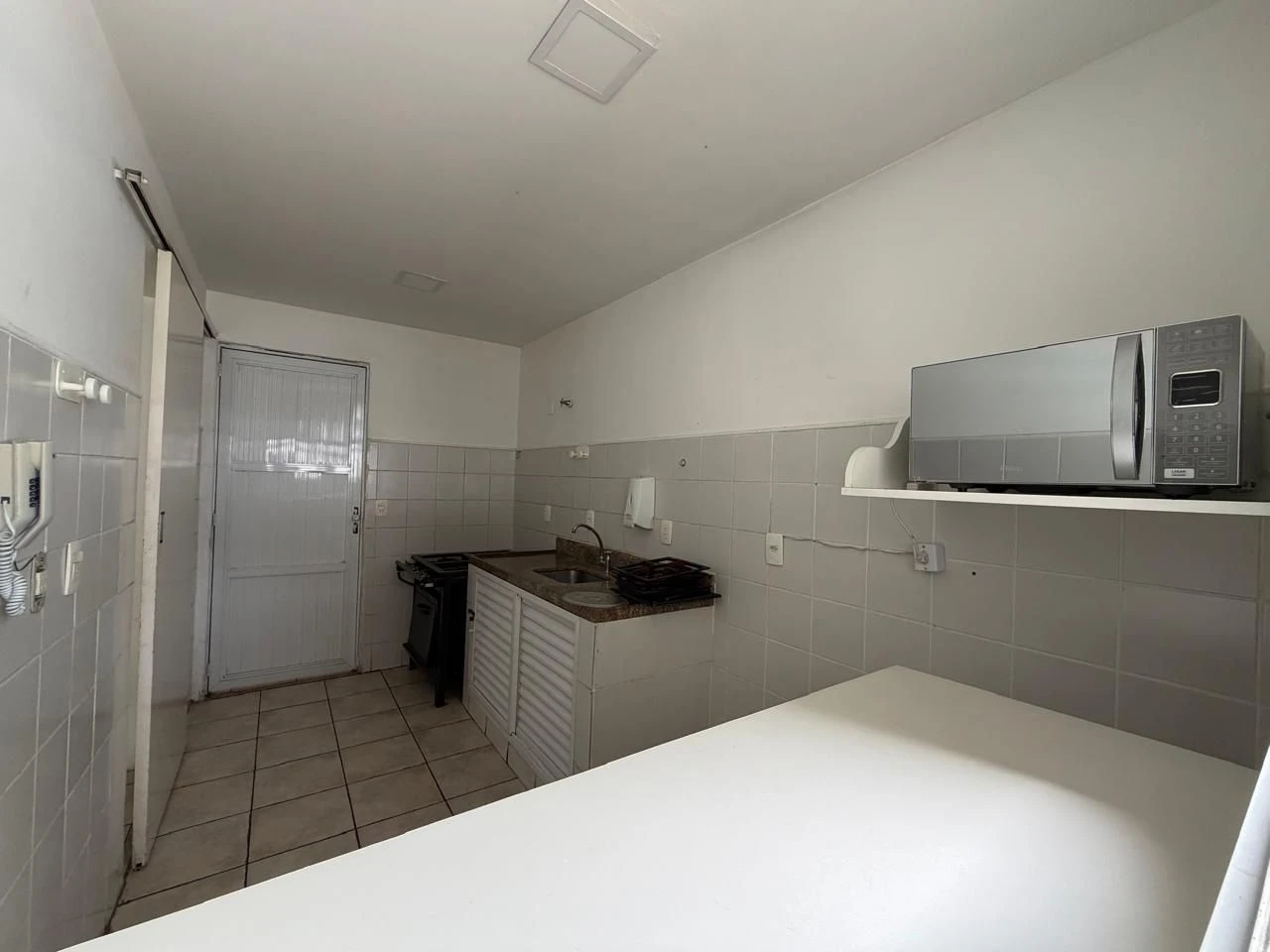 Apartamento de 3 dormitorios con 1 plaza, cocina cerrada — photo 25