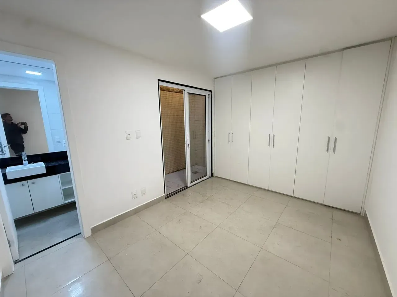 2-bedroom apartment with open-plan gas kitchen — photo 12