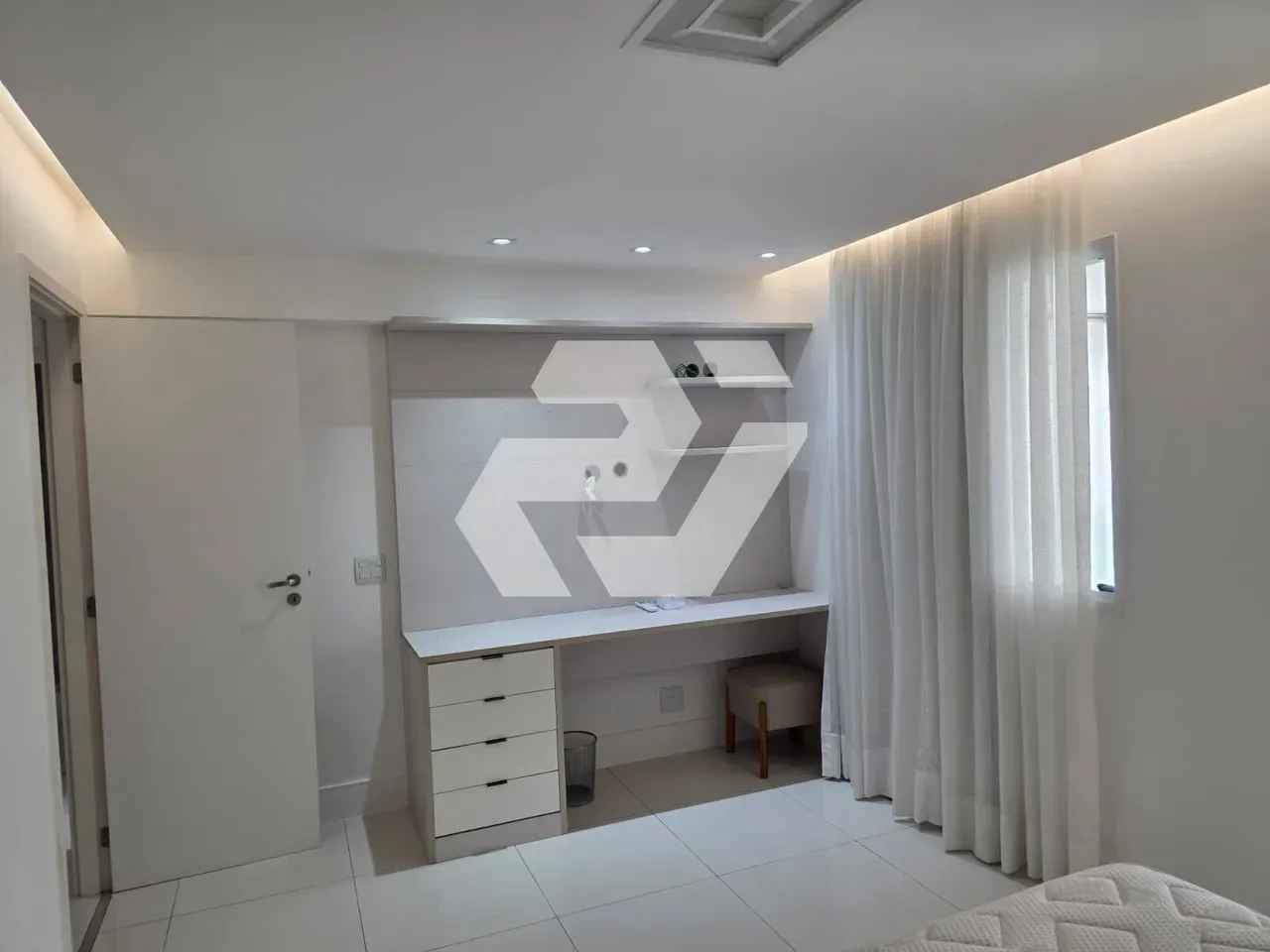 3-bedroom apartment with a private pool — photo 21