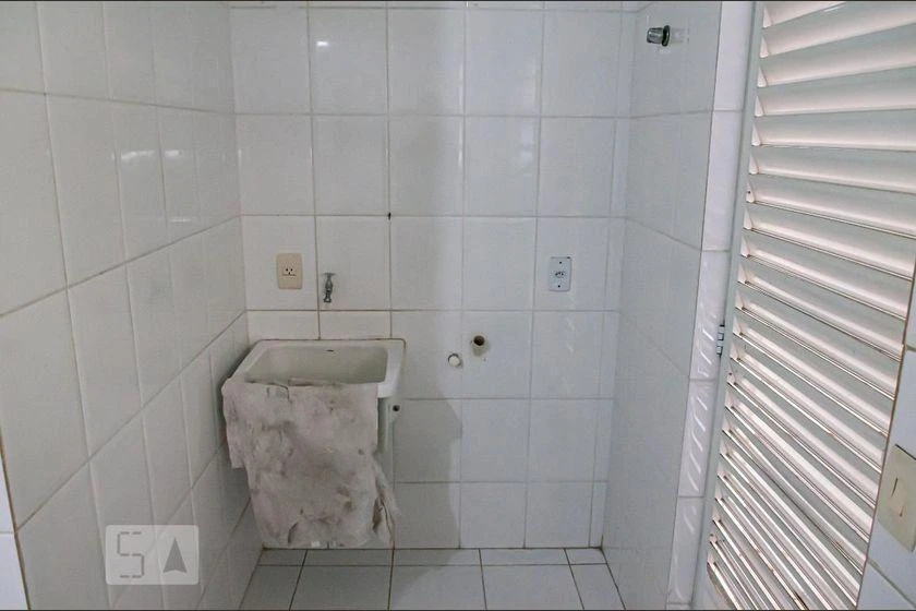 Balcony with a grill in a 2-bedroom house, 118 m² — photo 14