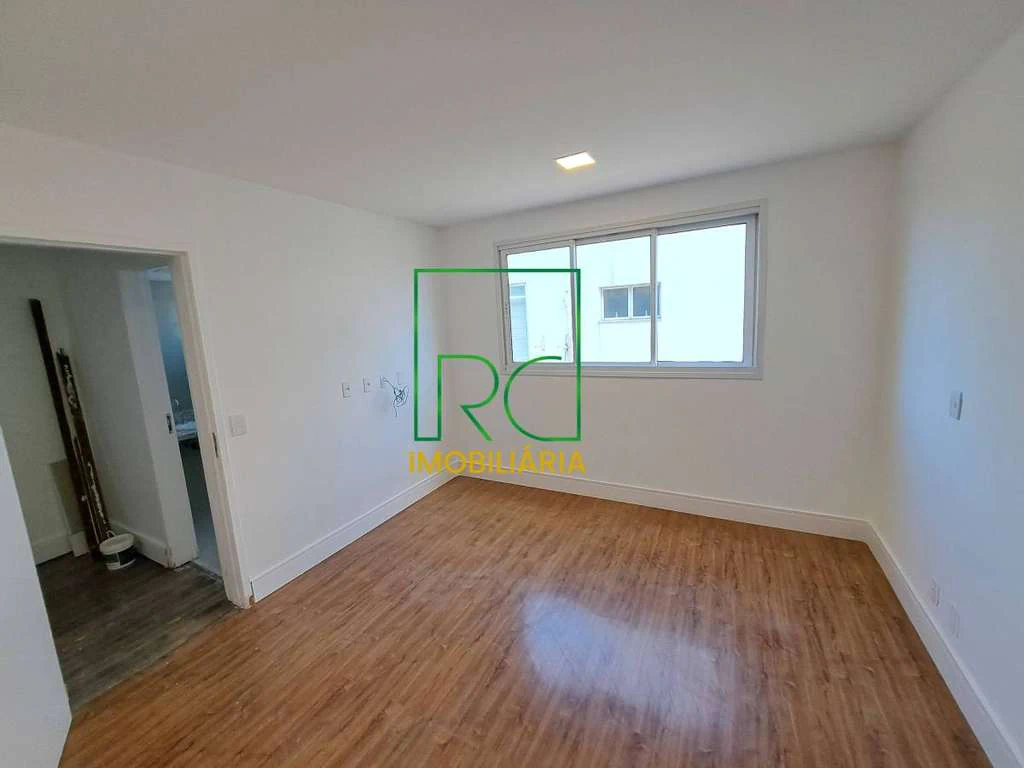 Condominium house with 6 en-suite bedrooms and garden — photo 22