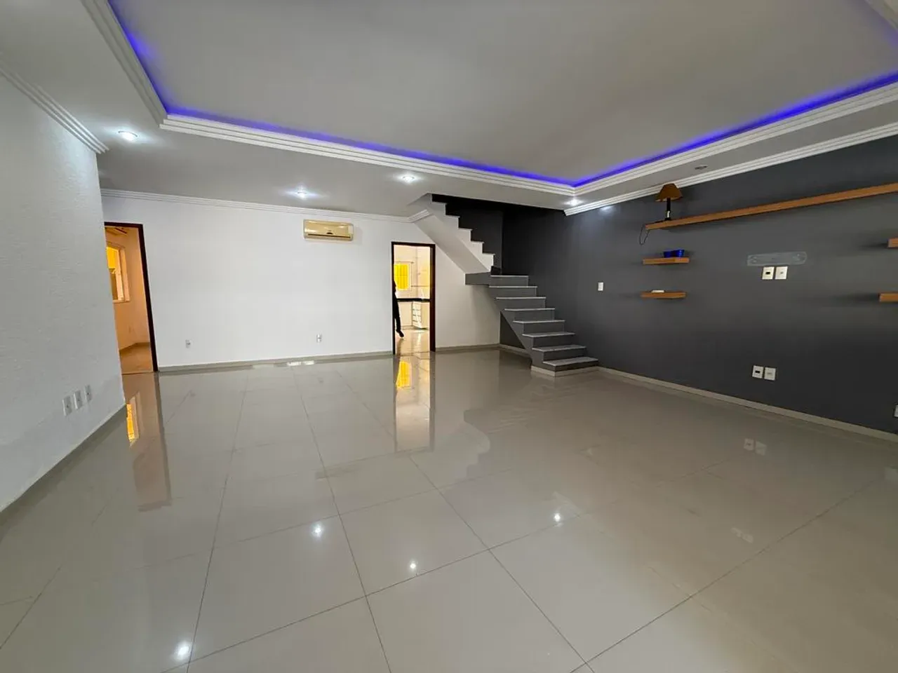 Duplex house with 4 bedrooms and 5 bathrooms — photo 10