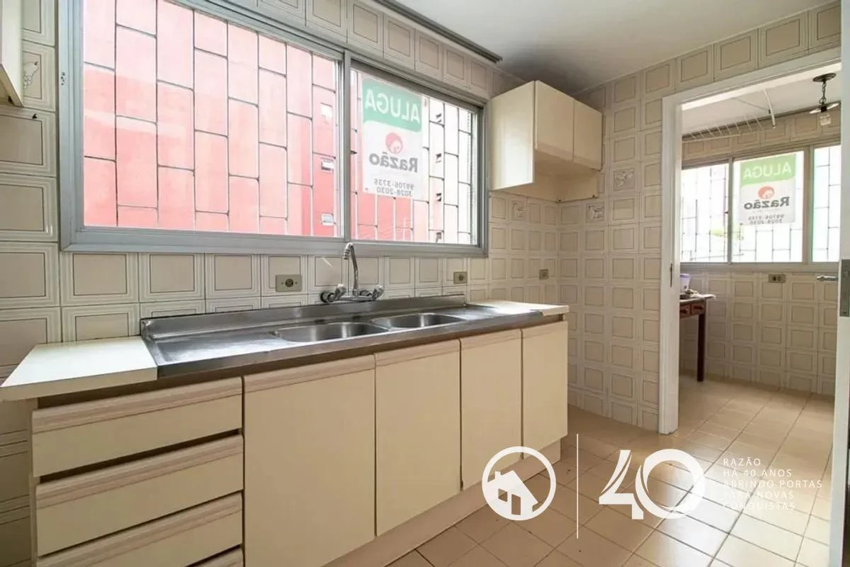 Apartment, 104 m², with wood or laminate floors — photo 5