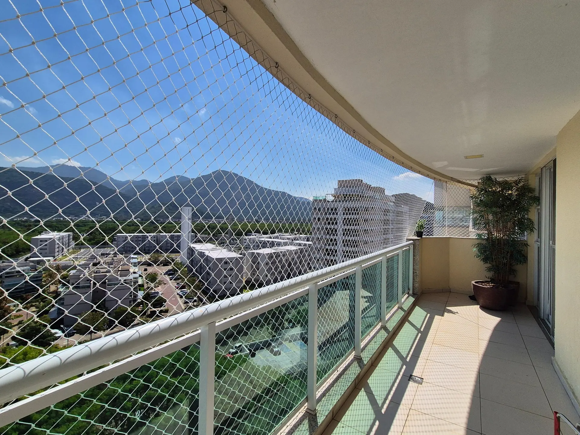 Furnished 2-bedroom apartment with private BBQ — photo 10