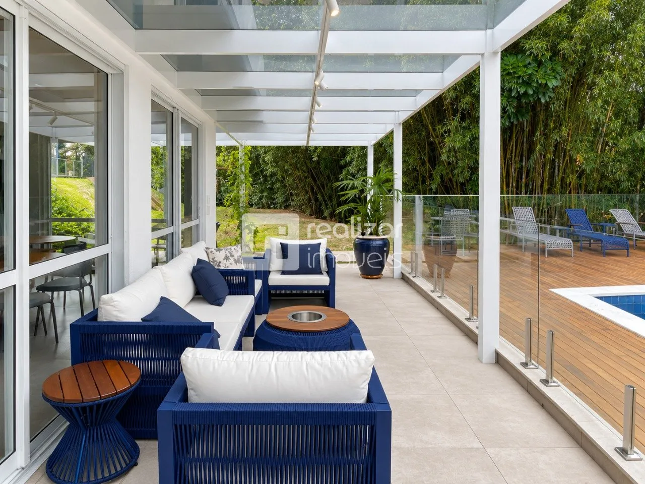 Apartment, 200 m², with a water view — photo 33