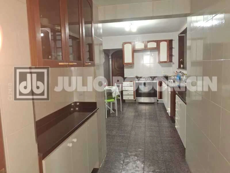4-bedroom apartment with gas kitchen and 224 m² — photo 30