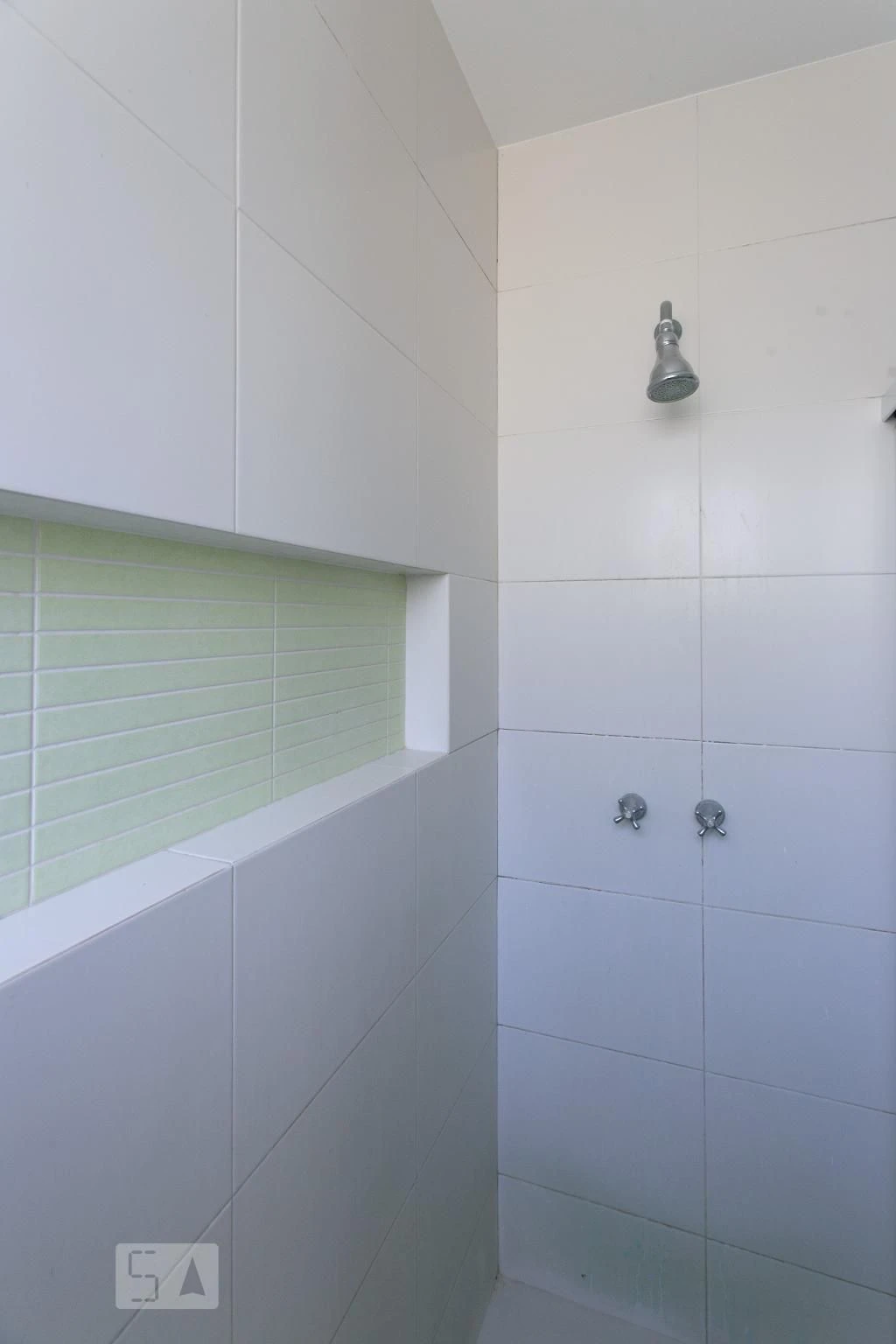 Unfurnished house with 5 en-suite bedrooms and private garden — photo 17