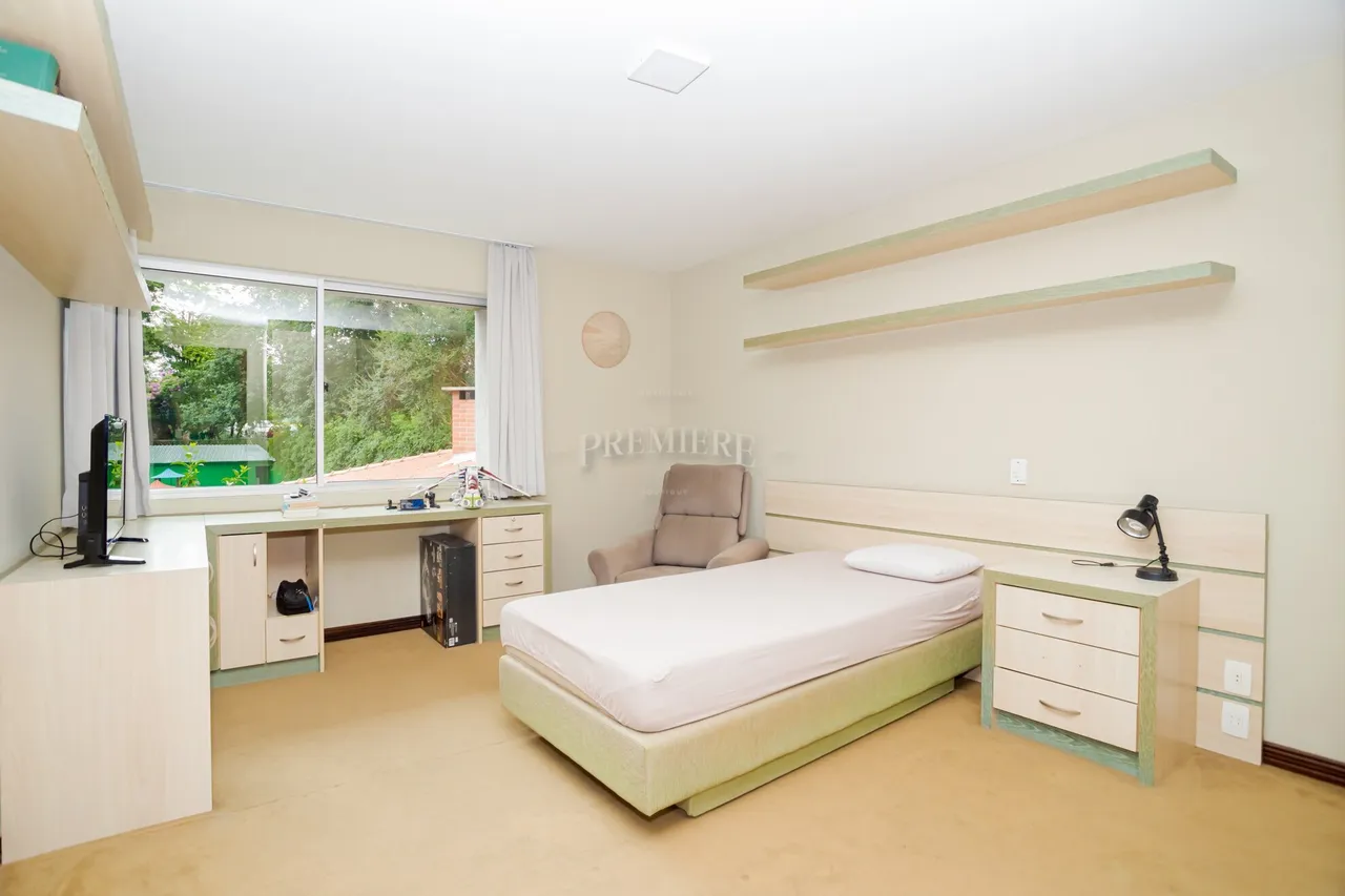 Меблированный дом с 4 спальнями и 5 ванными 716 м² — photo 13