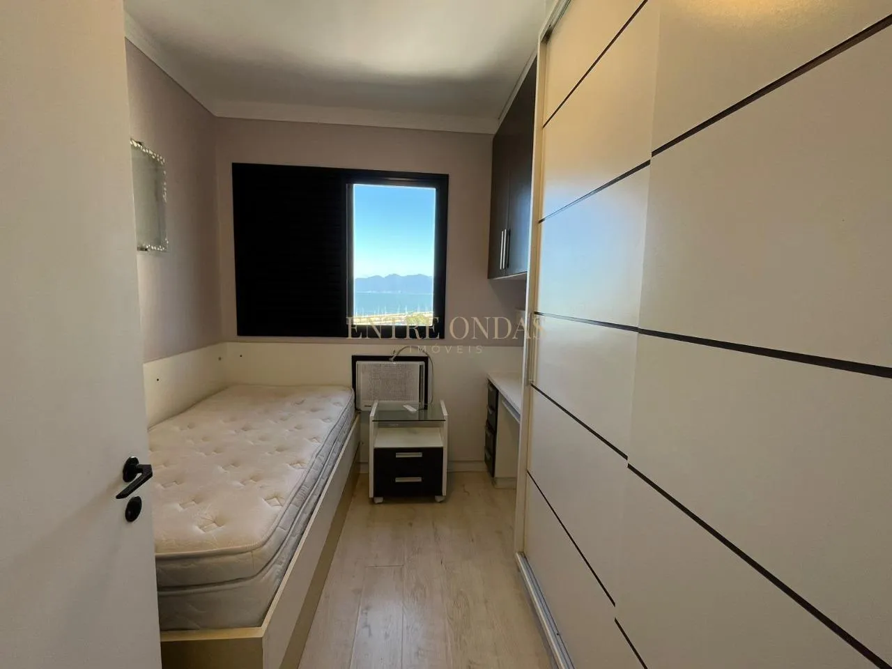 Apartment on the 1st floor with a water view — photo 31