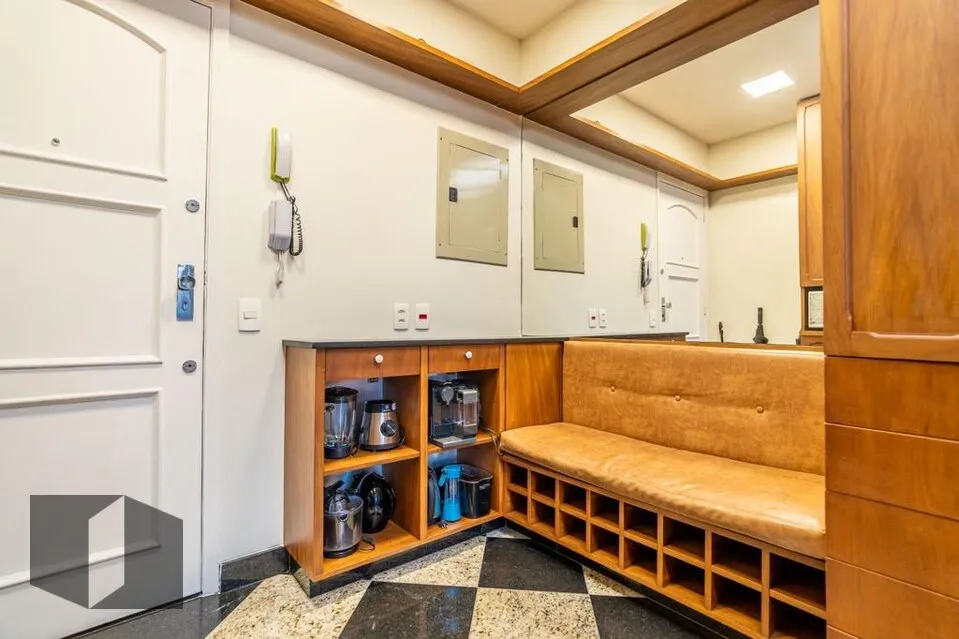 Apartamento com 4 quartos e cozinha fechada a gás — photo 43