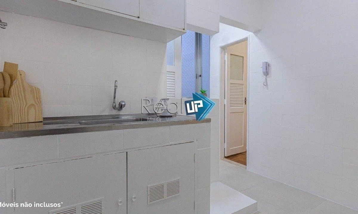 Apartment, 66 m², with wood or laminate floors — photo 2