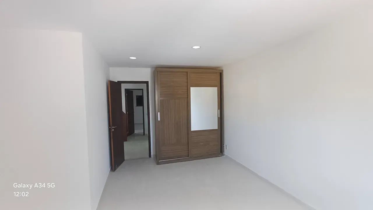 House with 3 bedrooms and 4 bathrooms, 2 parking spots — photo 8