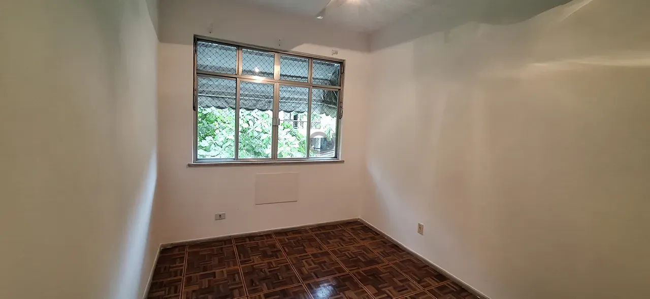 Walk-in closet in a 2-bedroom apartment, 73 m² — photo 7