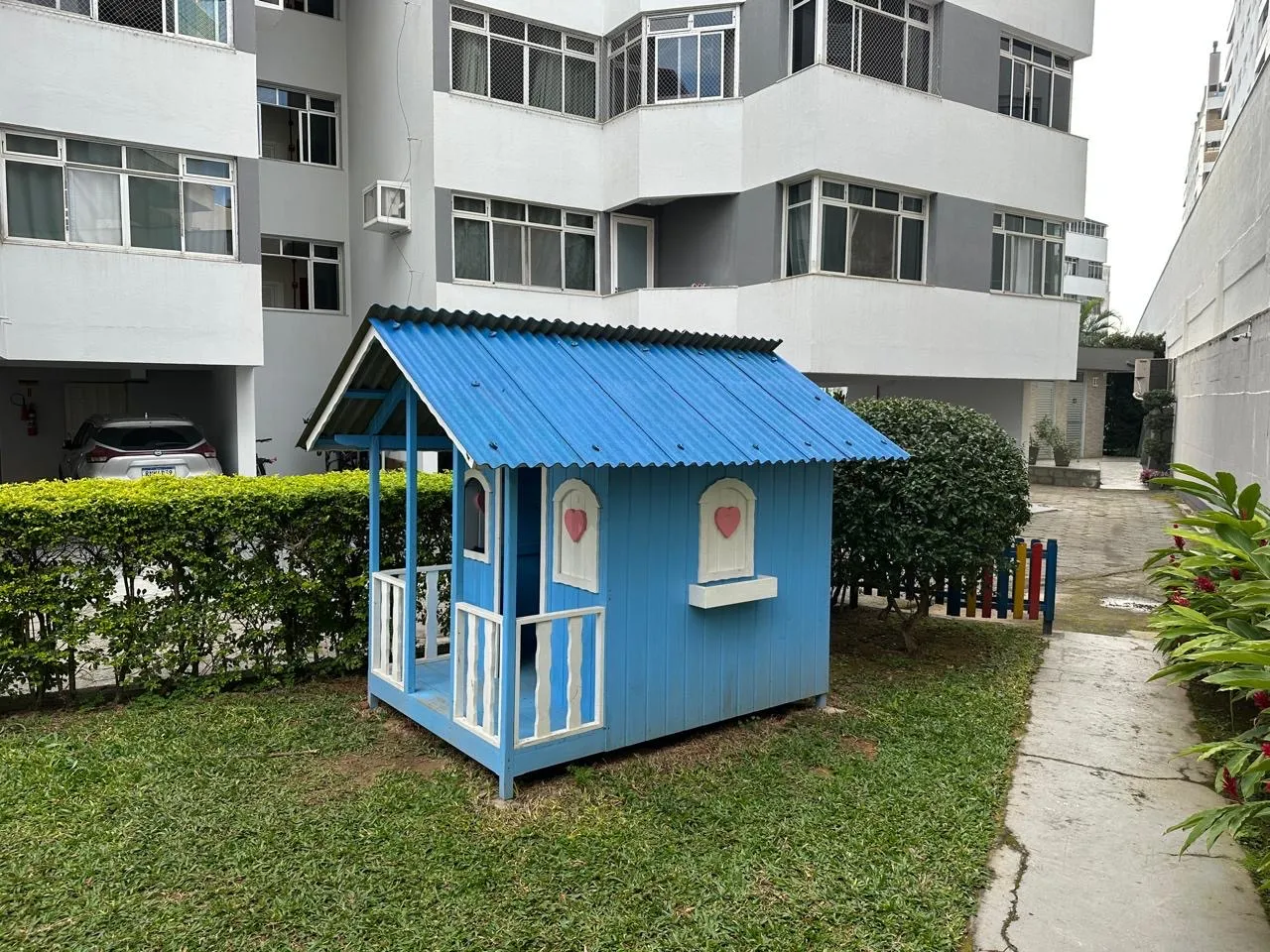2-bedroom apartment in a building with a pool — photo 19