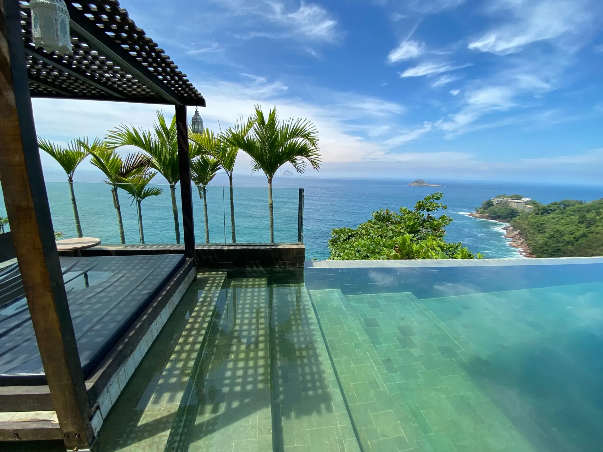800 m² house with 5 bedrooms and an open-plan kitchen — photo 18