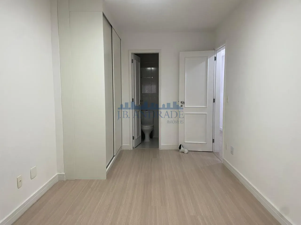 Apartamento mobiliado com 3 quartos e 5 banheiros — photo 24