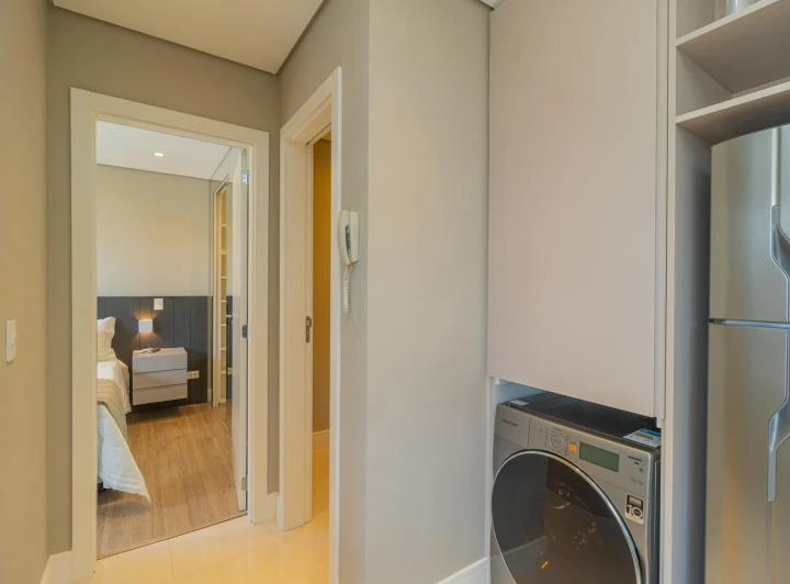 1-bedroom apartment with an open-plan kitchen and 2 baths — photo 8