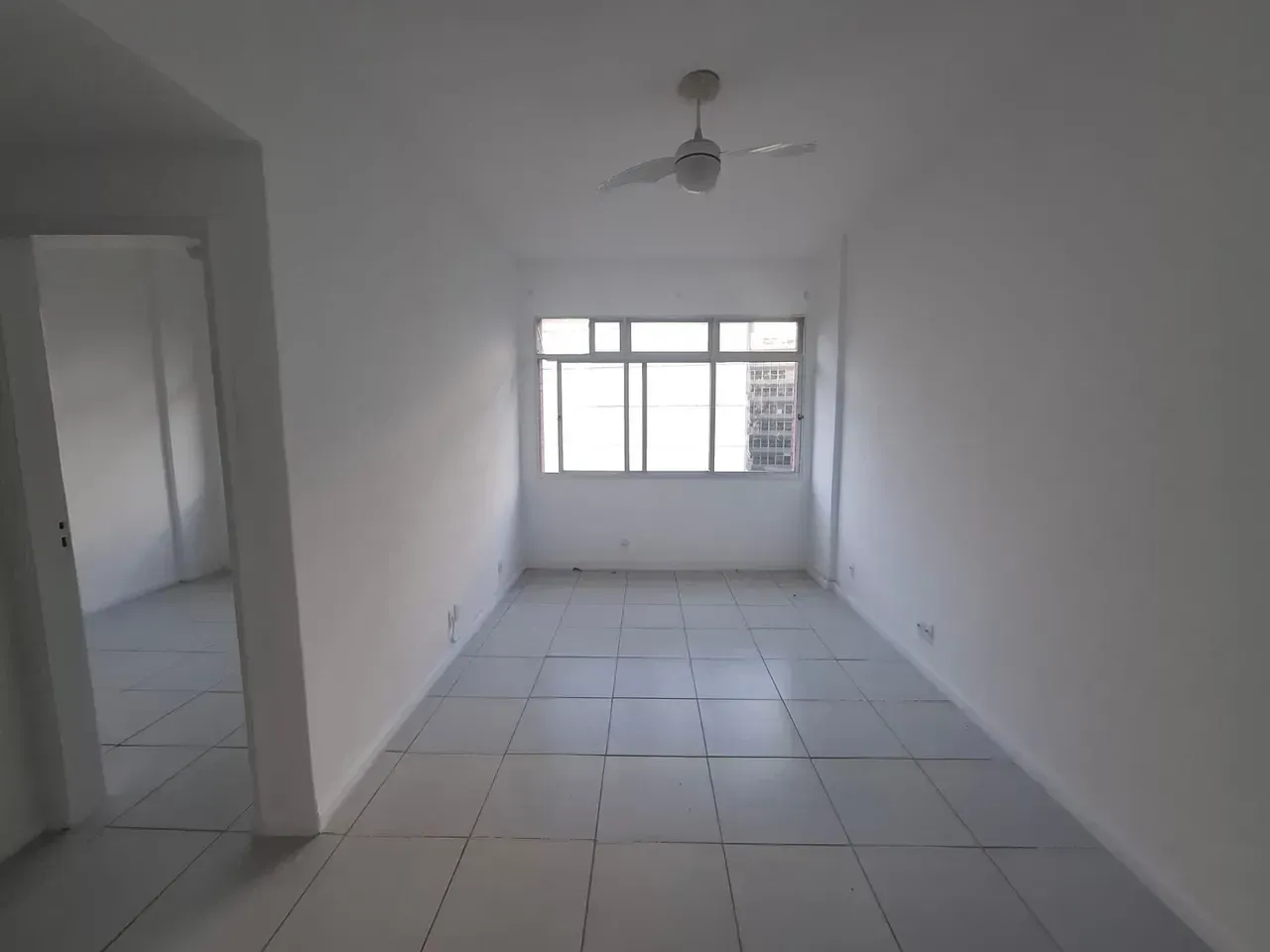 Apartamento com 1 quarto e cozinha fechada — photo 2