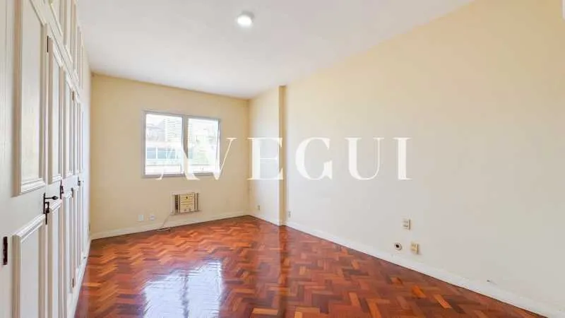 Unfurnished apartment with 4 bedrooms and floor-to-ceiling windows — photo 21
