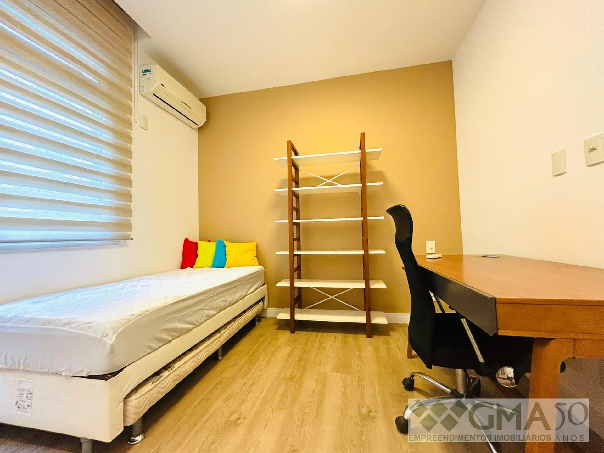 Furnished 110 m² apartment with 3 bedrooms and 1 parking spot — photo 22