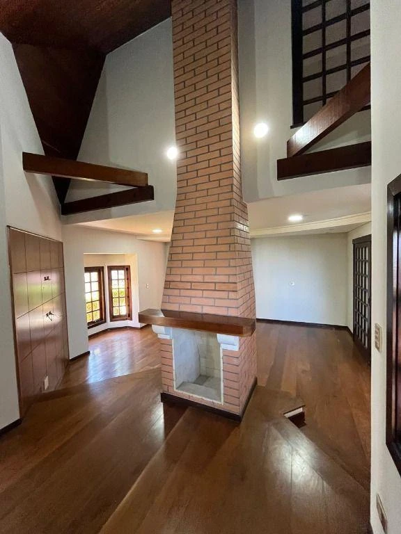 House with 3 en-suite bedrooms and a balcony, 450 m²