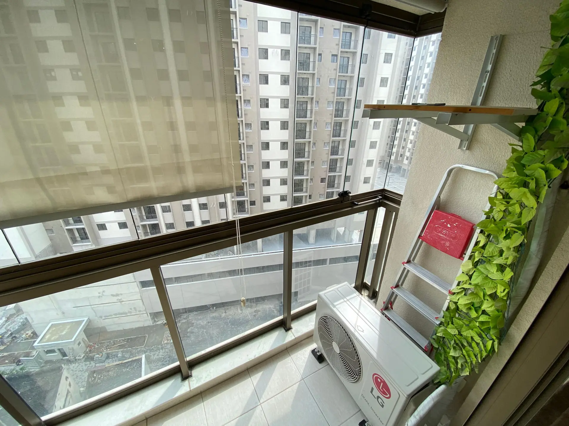 Home office in a 2-bedroom apartment, 55 m² — photo 48